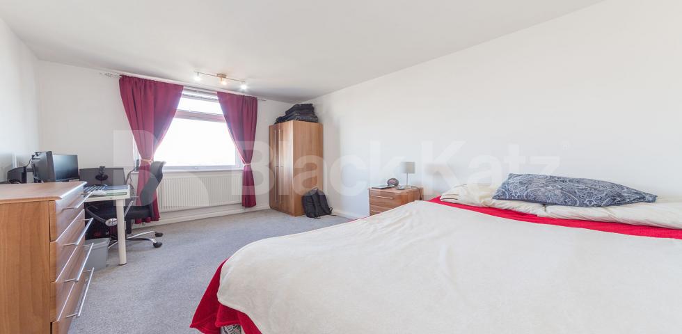 			NO TENANTS ADMINISTRATION FEES , 3 Bedroom, 1 bath, 1 reception Flat			 Shepherds Bush Green, Shepherds Bush